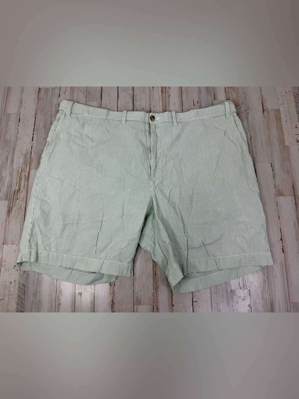 IZOD Stretch Mens Shorts Blue Size 48 Waist 9" Inseam Green